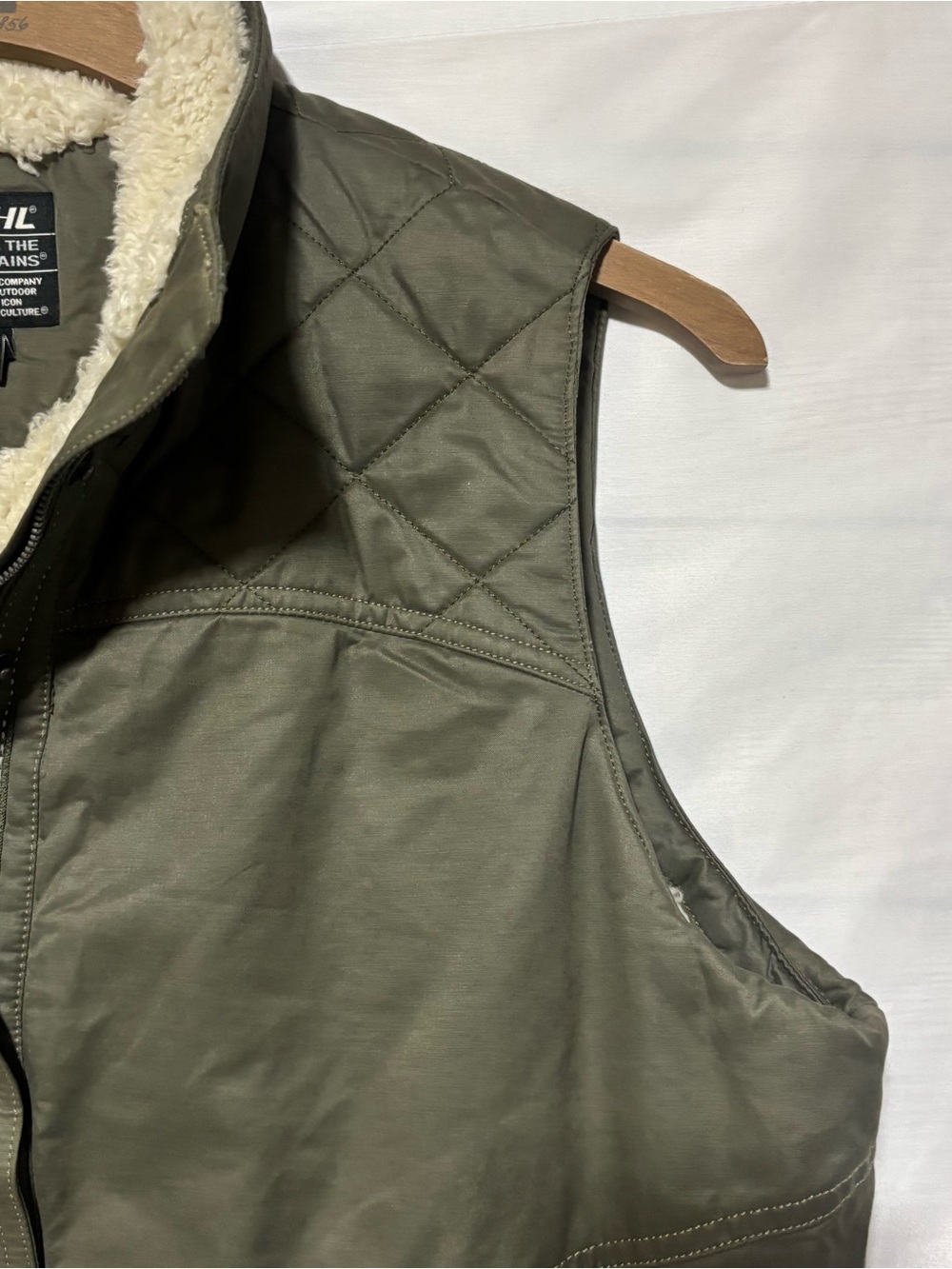 KUHL Women's Celeste Lined Vest Sage Green
- XL NWT - Picture 5 of 11